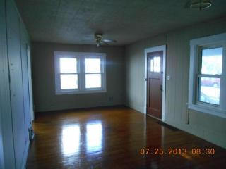 625 Madison St, Springfield MO  65806-2927 exterior