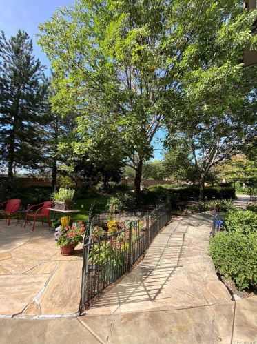 51 Cherry Hl Farm Dr, Englewood CO 80113-7169 exterior