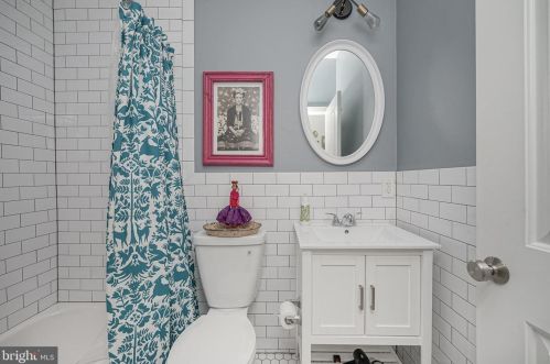 2537 Gordon St, Philadelphia PA 19132-4631 exterior