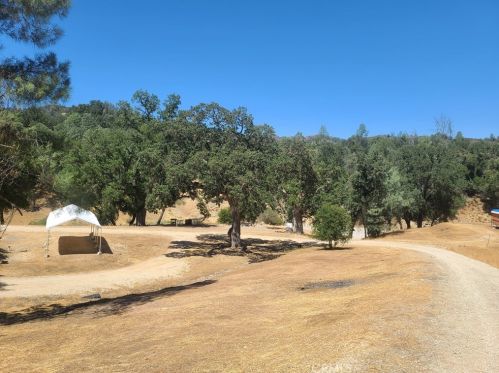 5925 Aluffo Rd, Lake Nacimiento, CA 93446-9703