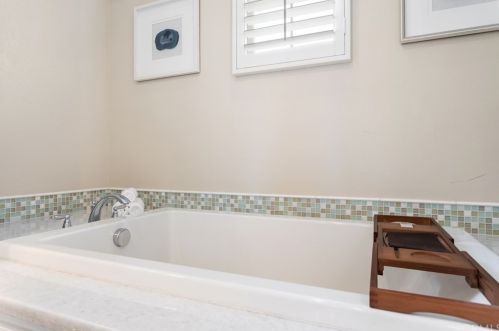 129 Pathway, Irvine CA  92618-8846 exterior