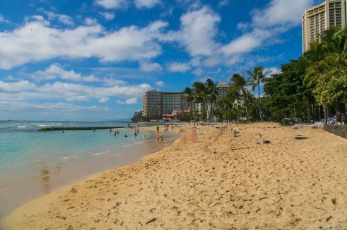 2470 Kalakaua Ave, Honolulu HI  96815-3265 exterior