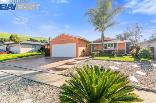 555 Jilliene Way, Hayward, CA 94544-7452