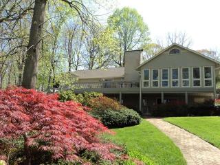 522 Anchor Dr, Scruggs, VA 24121-2309