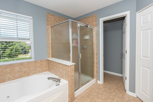 10 Covington Ct, Lemont IL  60490-4924 exterior