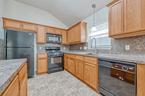 989 Arbor Way, Conroe TX  77303-1784 exterior