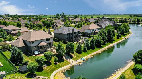 22976 Firenze Dr, Frankfort, IL 60423-9042
