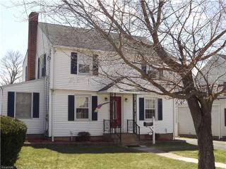 65 Frisbie St, Middletown, CT 06457-4610