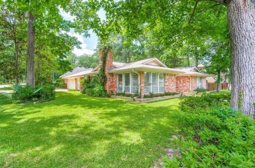 98 Hanover Ln, Conroe, TX 77304-1119