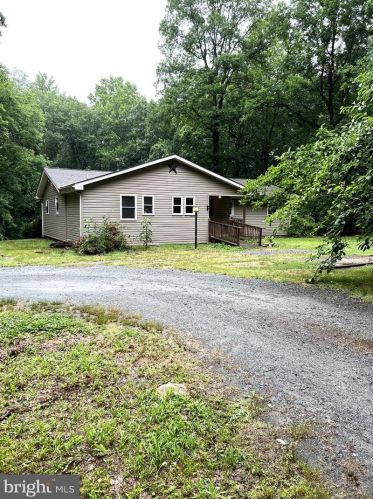 6324 Fredericks Hall Rd, Mineral, VA 23117-4327