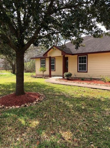 1628 Alena Rd, Angleton TX  77515-9330 exterior