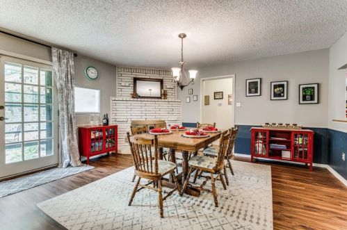 2119 Royal Oaks Dr, Irving TX 75060-5130 exterior