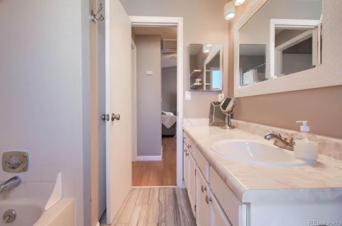 17362 Frd Dr, Aurora CO 80017-3236 exterior