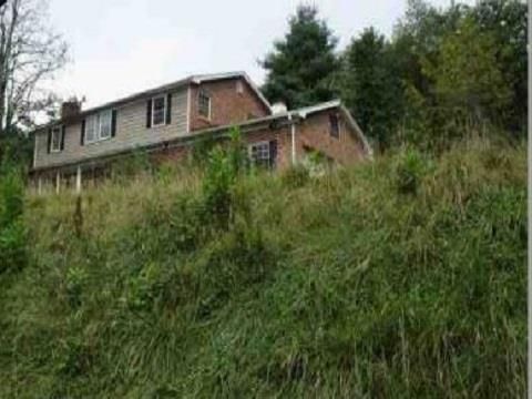 8217 Mountain Rd, Pound, VA 24279-4827