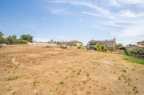 16550 Catalonia Dr, Riverside CA  92504-8701 exterior