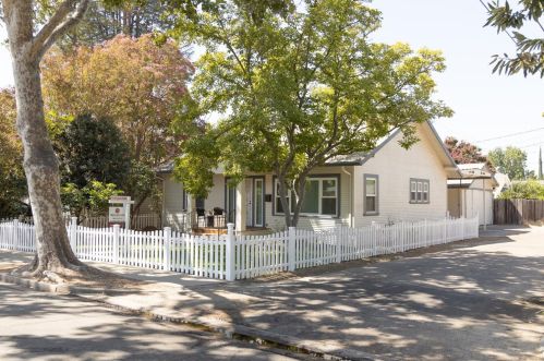 111 Rose St, Lodi, CA 95240-1925