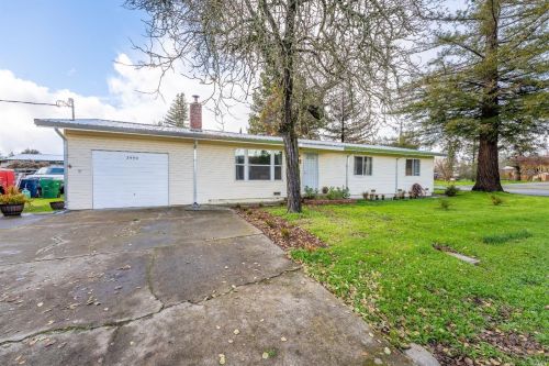 3990 Eastside Calpella Rd, Ukiah CA  95482-9559 exterior