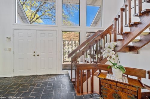 1400 Forest Dr, Glenview, IL 60025-1402