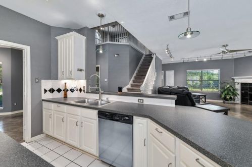 2311 Norwich Dr, Carrollton TX 75006-2632 exterior