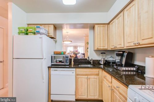 3829 Chesterwood Dr, Silver Spring MD 20906-2862 exterior