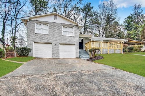 4031 Bakers Ferry Rd, Atlanta GA  30331-3927 exterior
