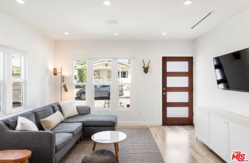 414 Acacia Ave, Glendale CA  91205-2822 exterior