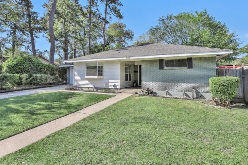 506 Hilliard St, Conroe TX  77301-1839 exterior