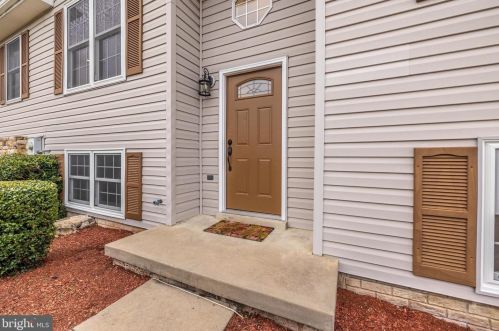 127 Sunhigh Dr, Graceham, MD 21788-3215