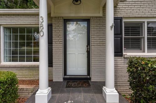 380 Meadowbrook Dr, Atlanta, GA 30342-3325