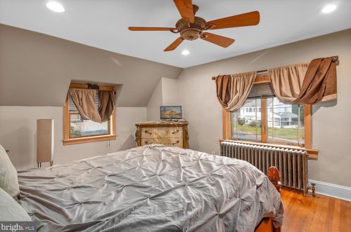 625 Pkwy Ave, Trenton NJ 08618-2725 exterior