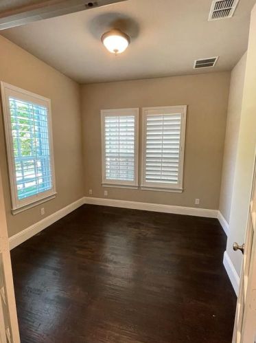 2248 Longwood Dr, Carrollton TX  75010-4912 exterior