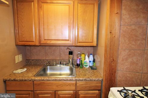 704 Chelten Ave, Philadelphia PA  19126-3712 exterior