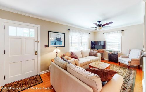 941 Park Pl, Tinton Falls, NJ 07701-5522