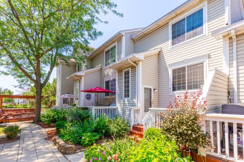 313 Fieldstone Ct, Lemont, IL 60440-2892