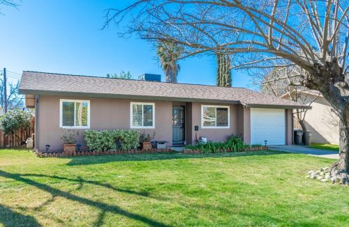 2110 Woodlawn Dr, Rancho Cordova, CA 95670-2447