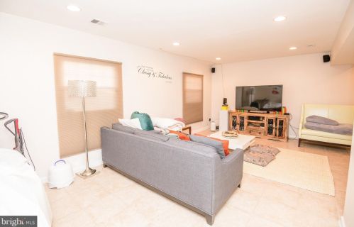 1009 Rosemere Ave, Silver Spring MD 20904-3007 exterior