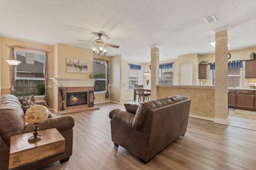7809 Park Downs Dr, Fort Worth TX  76137-5451 exterior