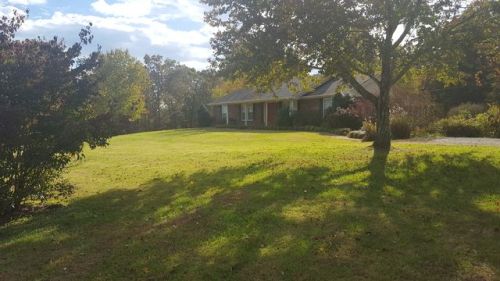 1145 Hillcrest Rd, Dickson, TN 37055-4126