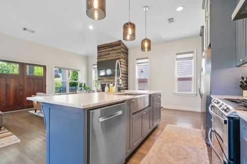 1721 Marietta Rd, Atlanta GA  30318-3668 exterior