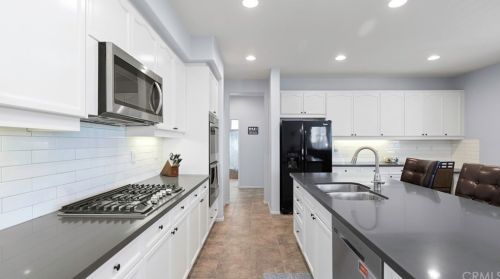 12741 Royal Palm Ln, Riverside CA  92503-7077 exterior