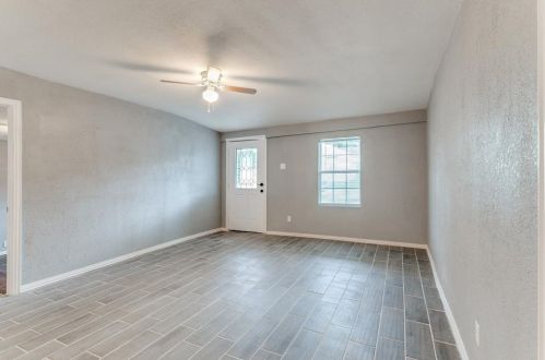 2504 Donalee St, Fort Worth TX  76105-4911 exterior