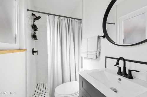 2690 Elizondo Ave, Simi Valley CA 93065-4615 exterior