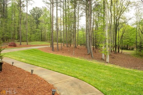 117 Stonegate Trl, Carrollton, GA 30116-1233