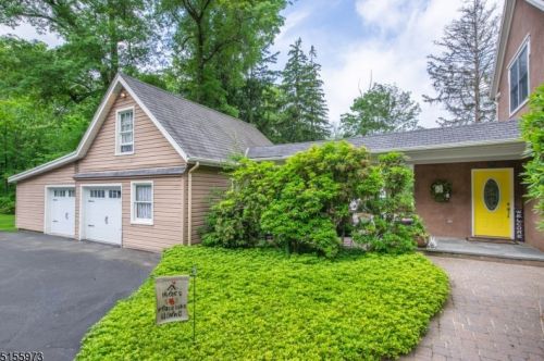 81 Mount Olive Rd, Mount Olive, NJ 07828-3453