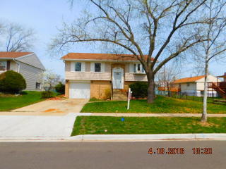 816 Waverly Ave, Streamwood, IL 60107-2026