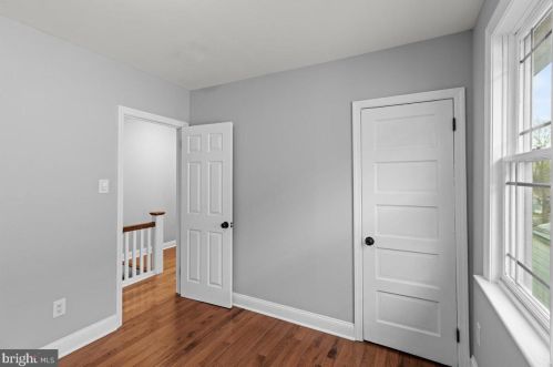 208 Pkwy Ave, Trenton NJ 08618-2749 exterior