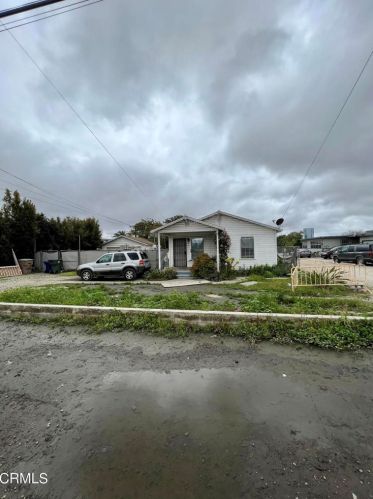 622 Stroube St, Oxnard, CA 93036-1728