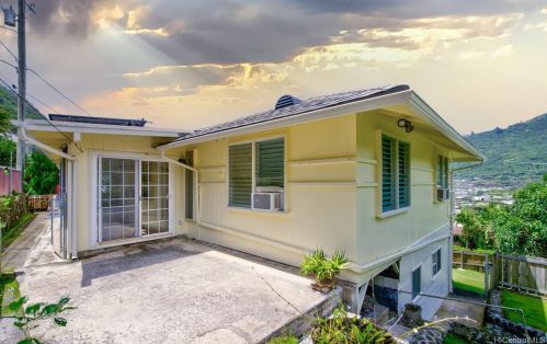 3077 Woolsey Pl, Honolulu HI  96822-1569 exterior