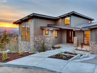 14837 Red Cedar Ct, Portland, OR 97231-2677