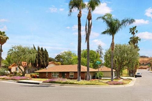 7760 Bolero Dr, Riverside, CA 92509-5213